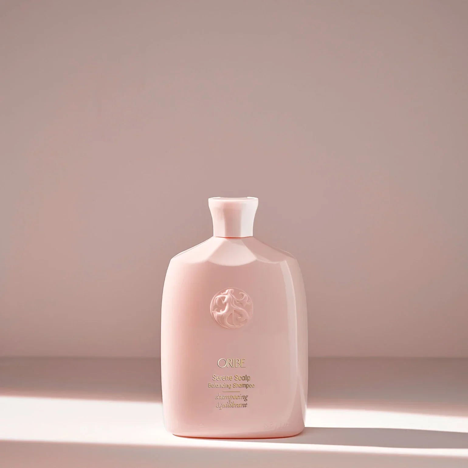 Oribe Serene Scalp Balancing Shampoo (Šampūnas nuo pleiskanų)