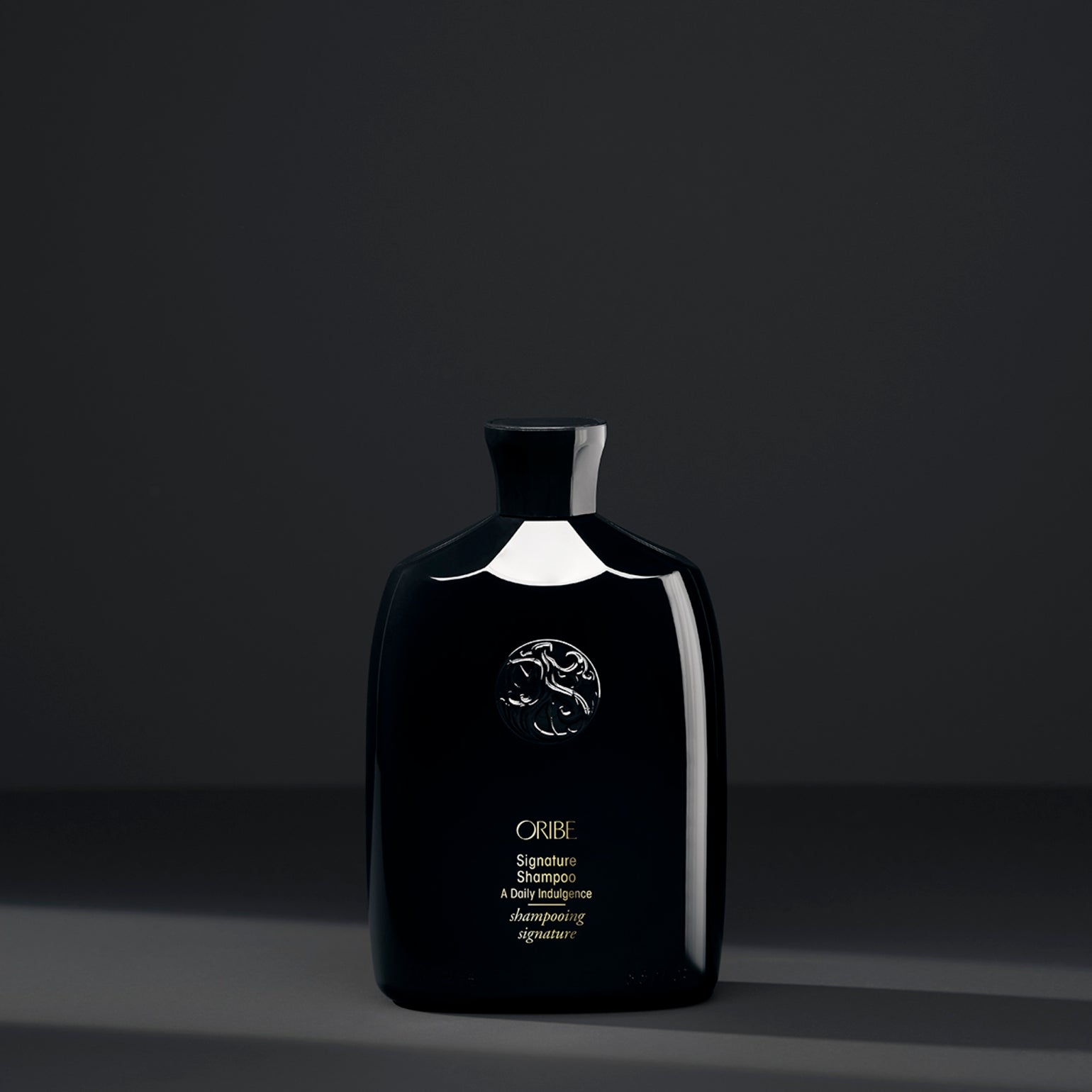 Oribe Signature Shampoo (Šampūnas visu tipu plaukams)